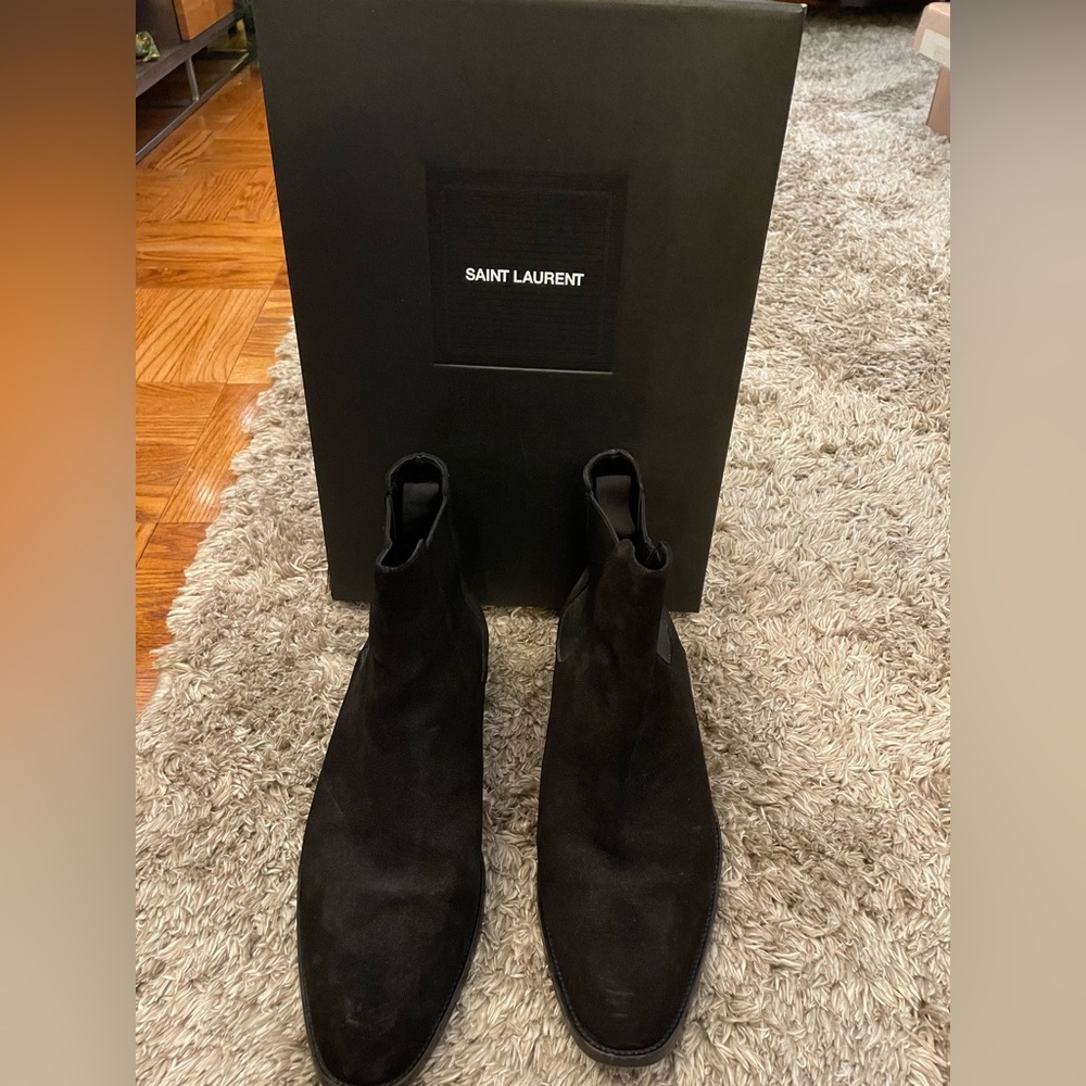 SAINT LAURENT - WYATT CHELSEA BOOTS IN SUEDE - SIZE 9 - GREAT CONDITION